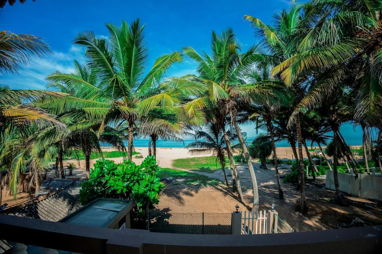 Lankahuts Villa Negombo