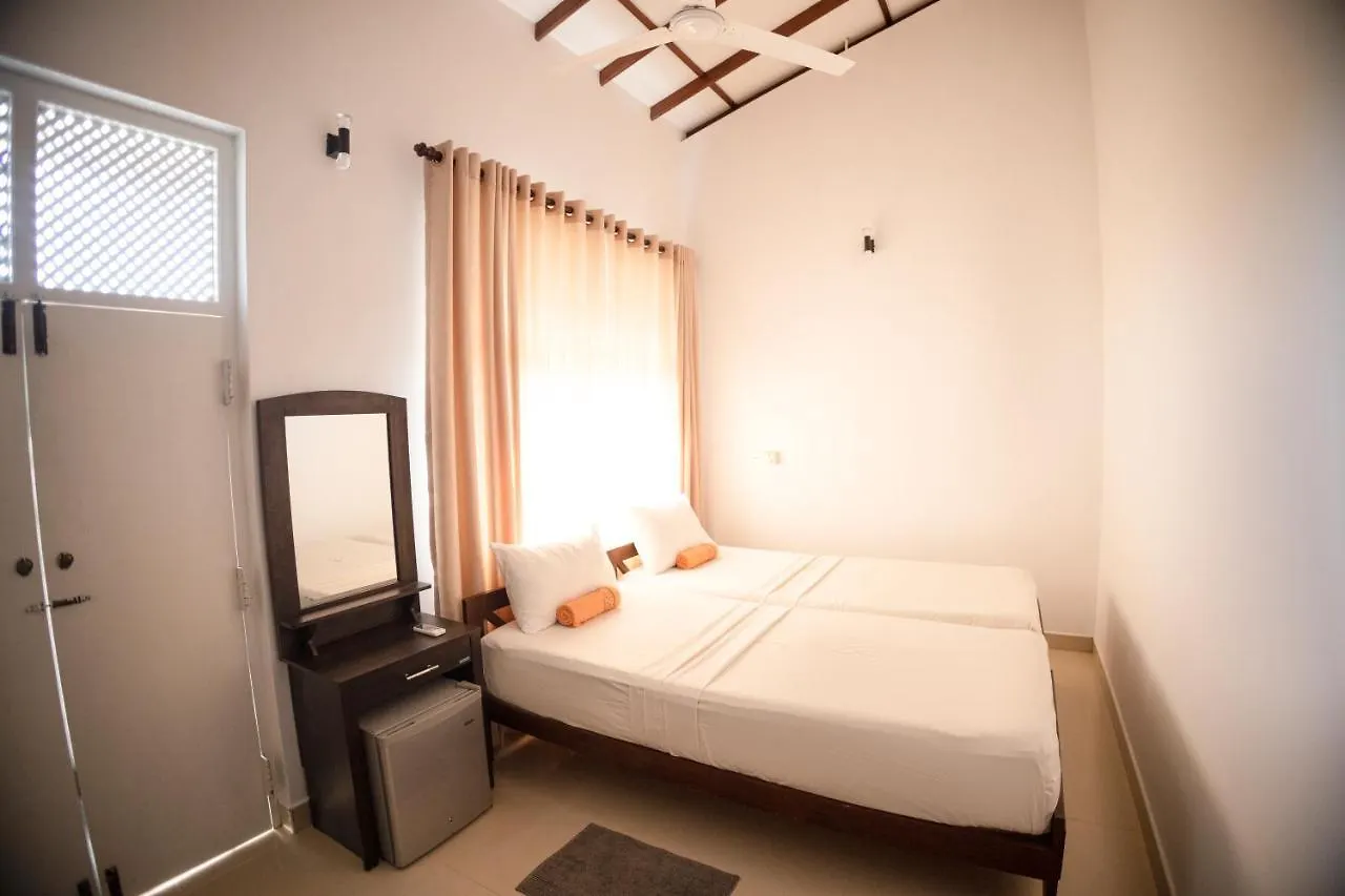 Pensjonat Lankahuts Villa Negombo